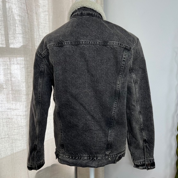 NWT Levi's Sherpa Trucker Jean Jacket Type 3 Black Denim Brusted Size Medium - Picture 5 of 13